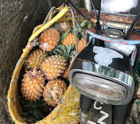 Street food, Mauritius, pineapples