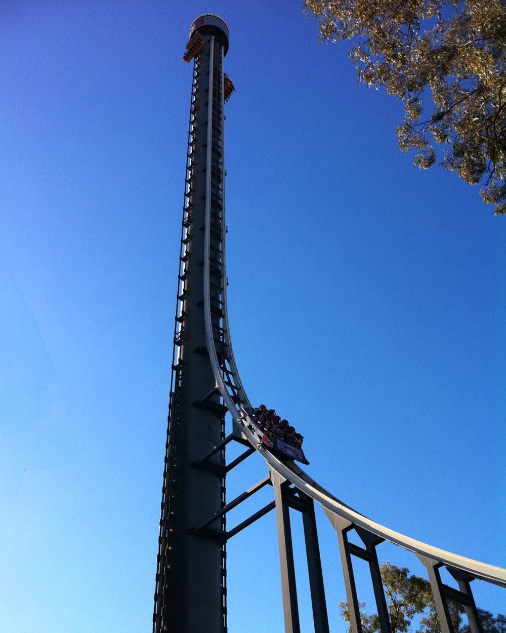 Высокие развлечения. «Башня террора II», парк развлечений Dreamworld, Квинсленд, Австралия. Аттракционы. Страшные аттракционы. Самые экстремальные аттракционы.