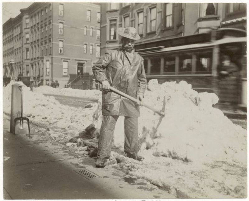 15 Amazing Vintage Photographs Show How New York City Dealt With Snow