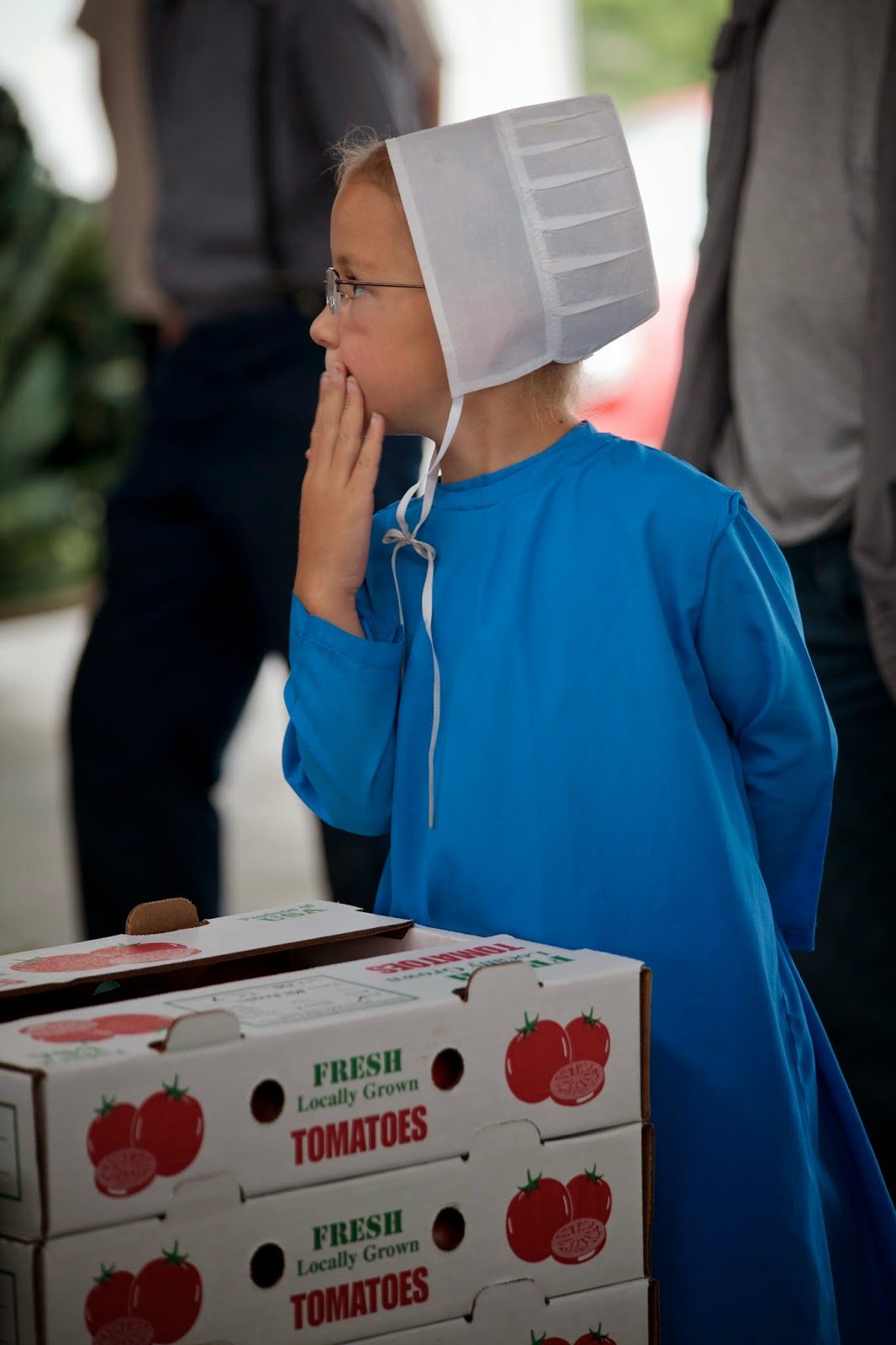curving back at the produce auction
