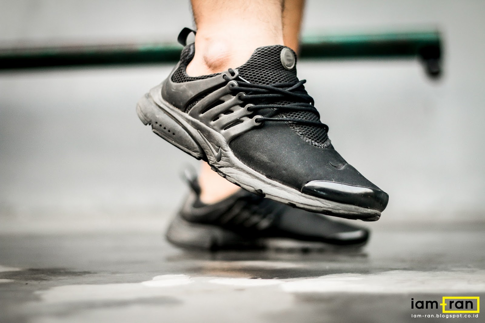 Air presto triple black on feet Clearance