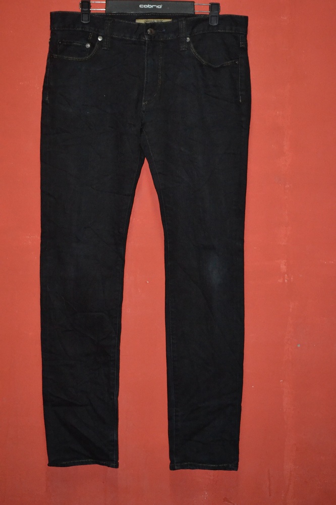 BundleClothing: Jeans UNIQLO T000 Skinny Fit Tapered(SOLD)