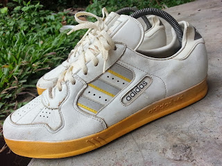 JohairiStore Vintage adidas  putih  made in west Germany shoes 