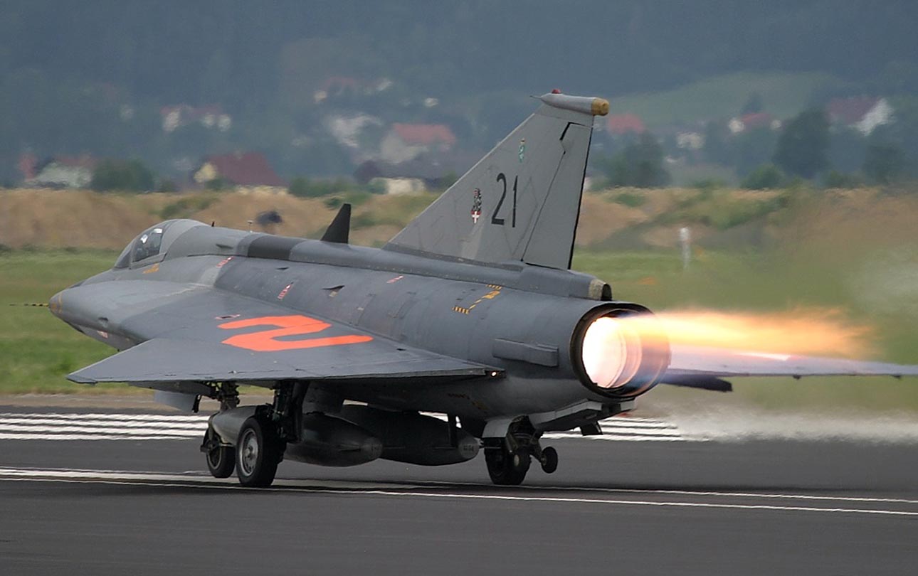 шведский истребитель saab draken. Saab j35. сааб 35 дракен. шведский истребитель j35a. J 35.