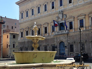 praca farnese guia portugues roma - Palácio Farnese