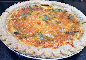 spinach and mushroom quiche, whole