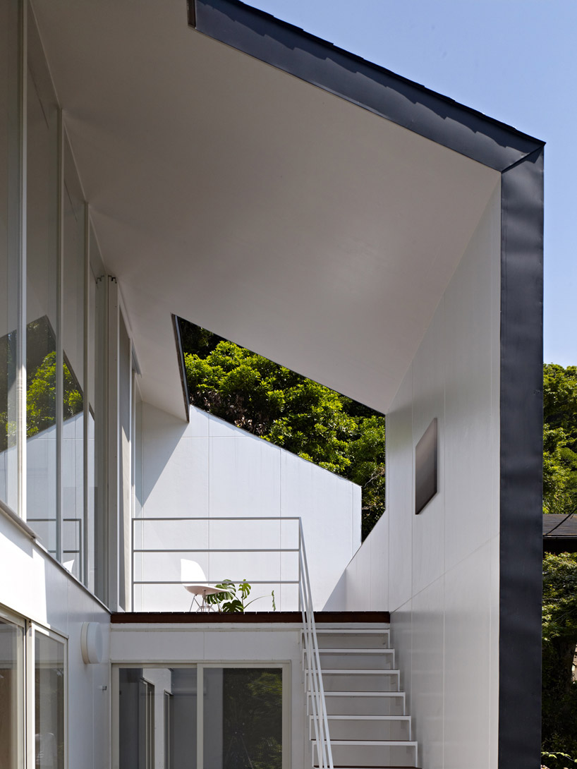 Casa 47% de Kochi Architect's Studio | ▷ Blog Arquitectura y Diseño.  Inspírate con nuestros interiores y casas de diseño.