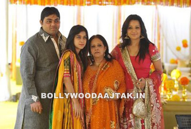 Reema Sen Mehndi - Reema Sen Wedding Pics