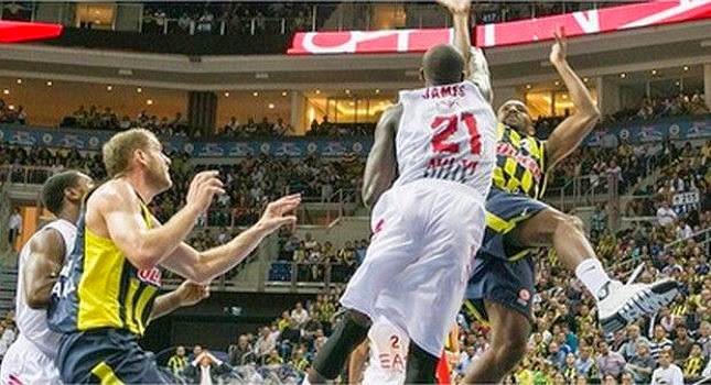 Τα κατάφερε στο τέλος η Φενέρ!