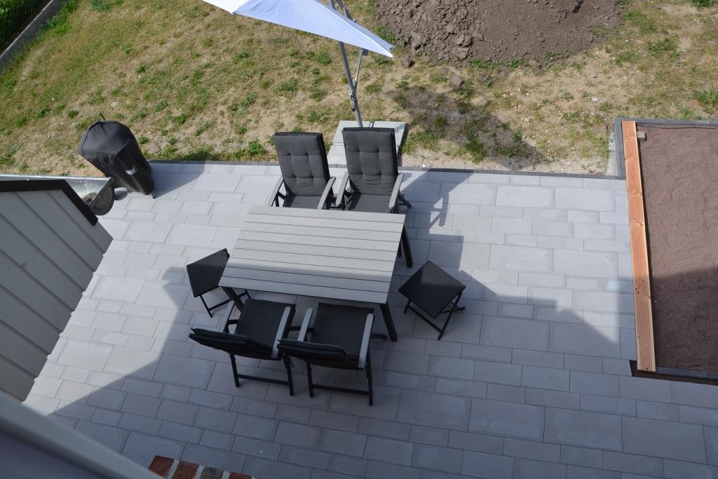 aus B wird HVL: Die (erste) Terrasse ist fertig und die ersten Linien