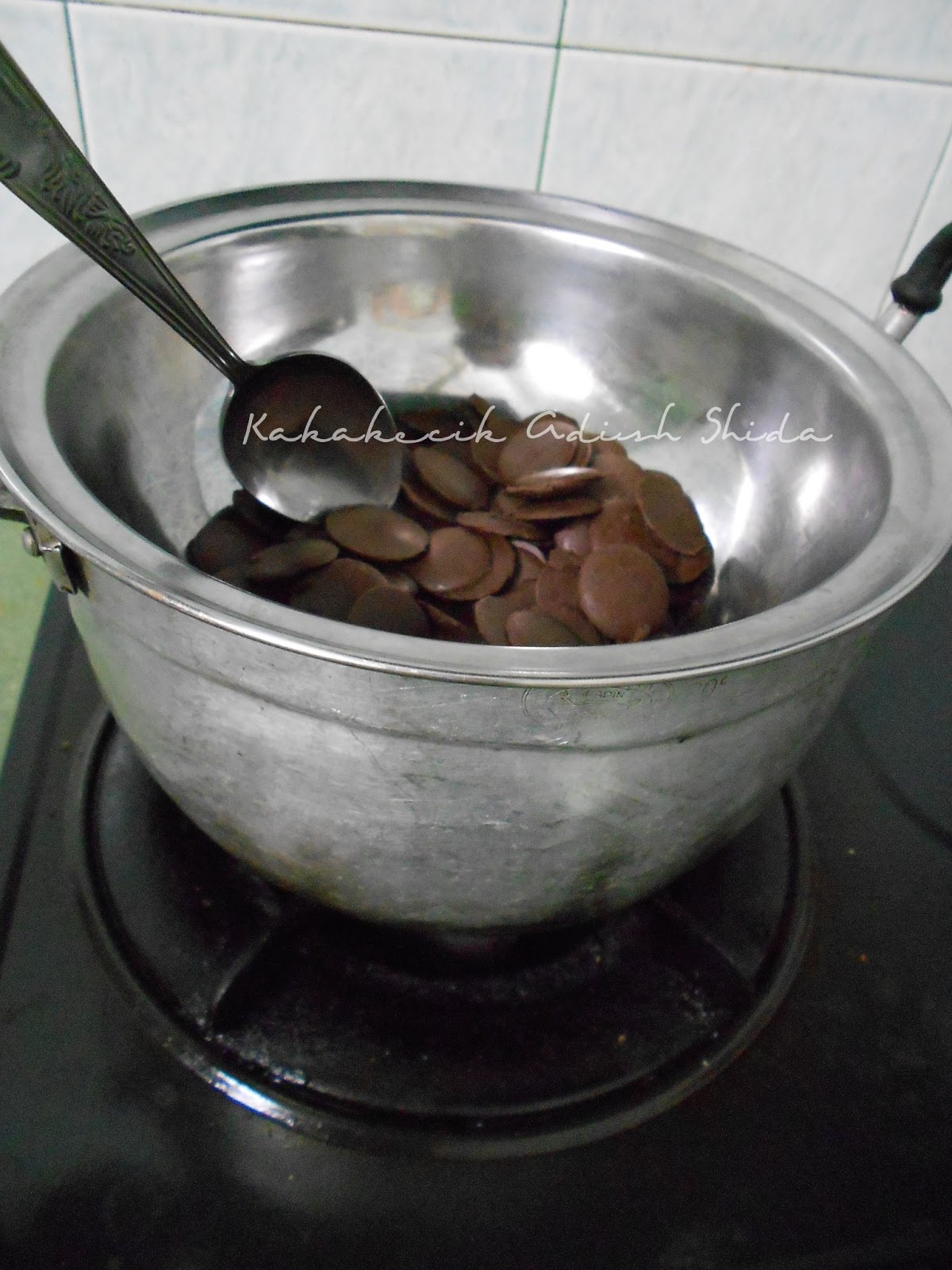 KakaKecik aDisH sHidA Jom Memasak Coklat Lolipop Berbadam