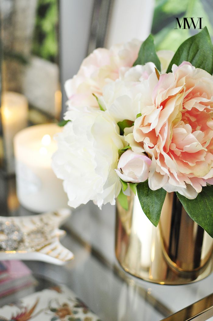 Learn about 5 must have decor items to make any end table perfectly styled and functional via monicawantsit.com