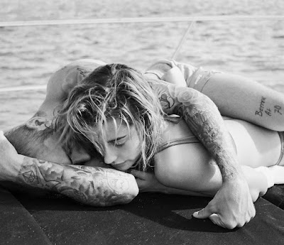 Justin Beiber and wife Hailey Baldwin loved up on the beach