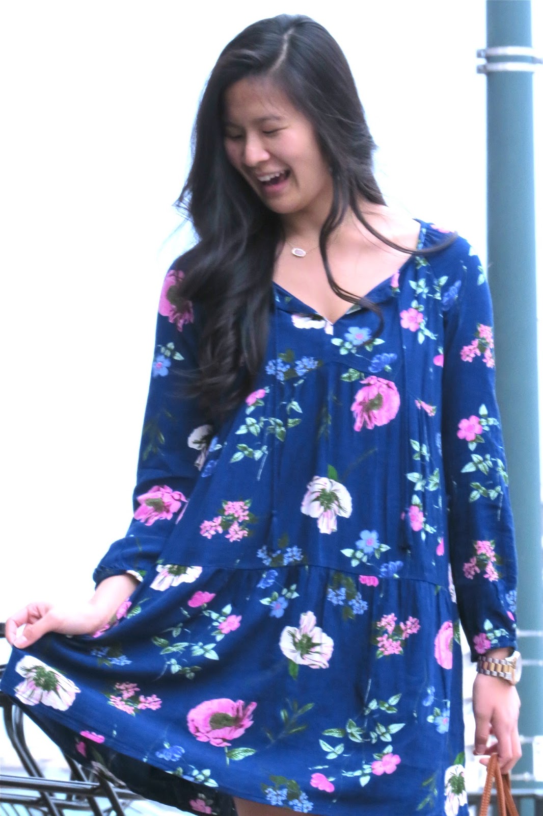 Styling_a_Navy_floral_dress