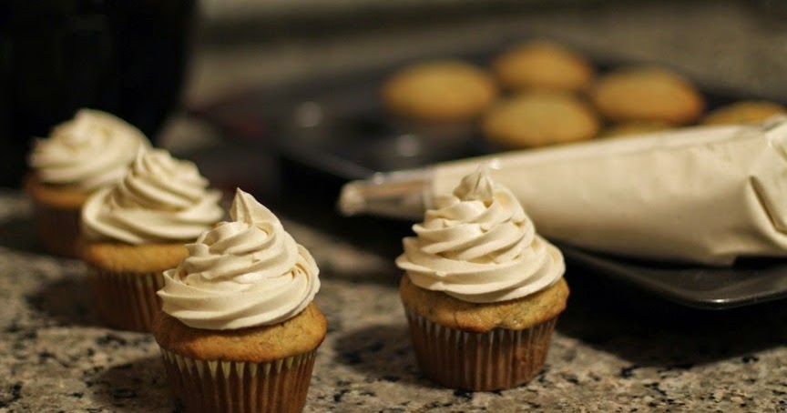 always remain awesome: banana cupcakes with honey cinnamon frosting