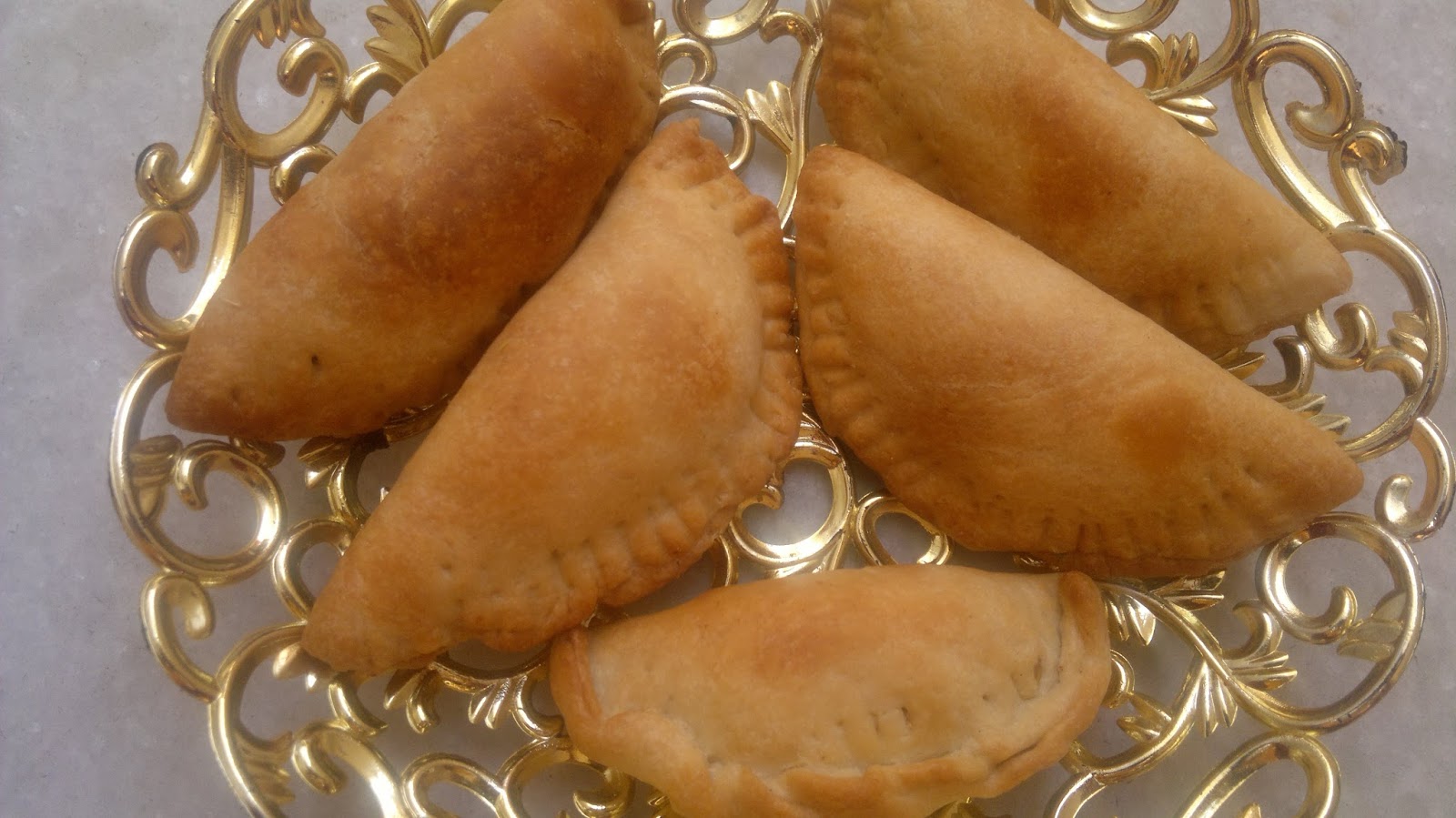 6 Healthy Gujiyas to Experiment with on Holi. | #Holi,Recipes,Cooking  Tips,Snacks and sweets,Festivals,Party Ideas,Healthy recipes,Food,#Useful |  Blog Post by Leena Chadha | Momspresso