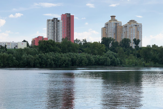 набережная парка имени 850-летия города Москвы, Москва-река, вид на Братеево, Москва-река