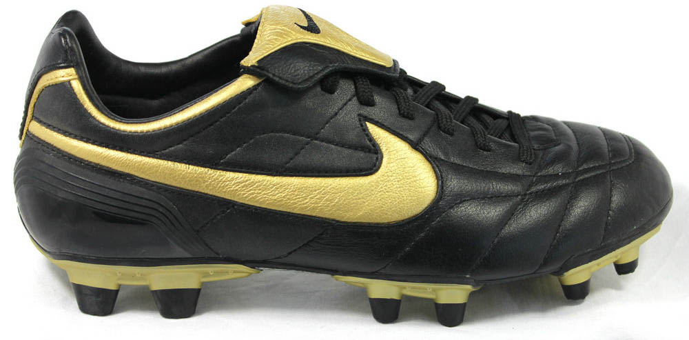 Assou-Ekotto Shows Off Classic Nike Tiempo Ronaldinho Boots - Footy Headlines