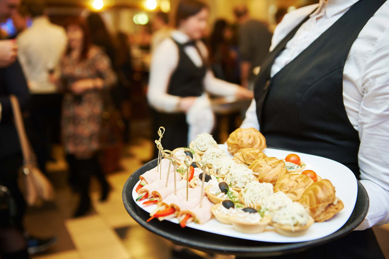 Advantages of hiring a catering service Pagestronic Provide Latest