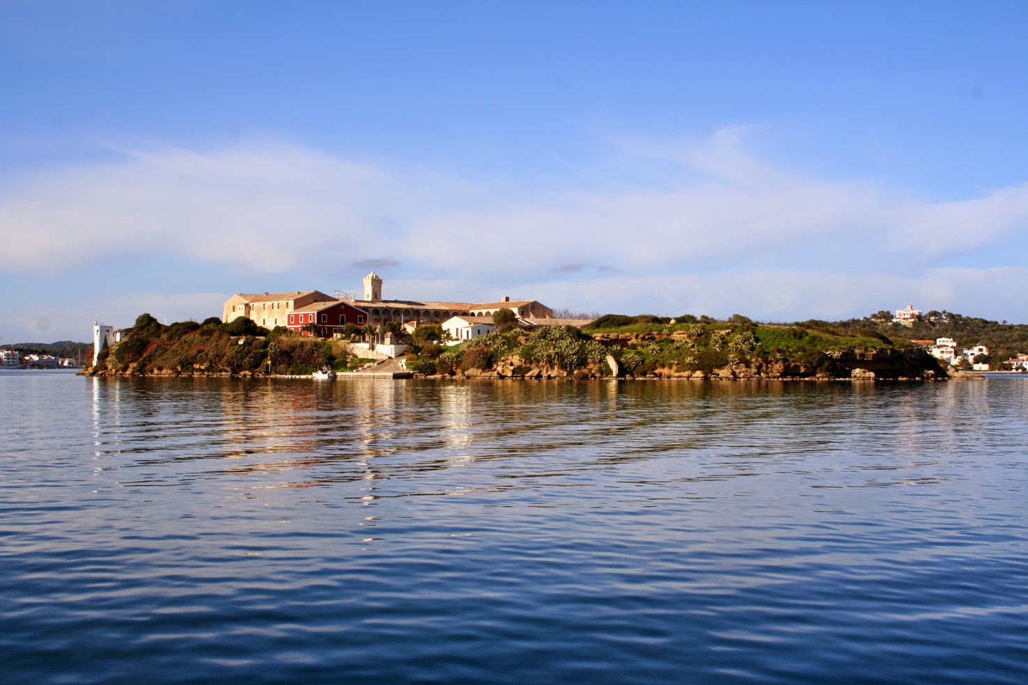 La Isla Del Rey Debe Su Nombre Al Rey Alfonso III Ya Que Fue El Lugar la-isla-del-rey-debe-su-nombre-al-rey-alfonso-iii-ya-que-fue-el-lugar