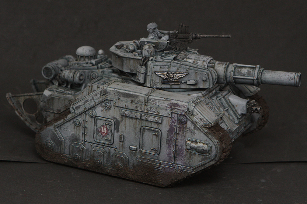 Miniature Fairy Tales DkoK Painting a Leman Russ Tank in winter camo
