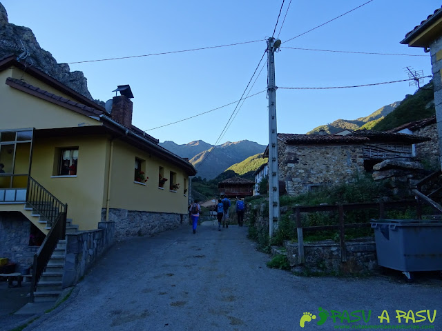 Ruta al Cornón por el Valle los Cereizales: Villar de Vildas