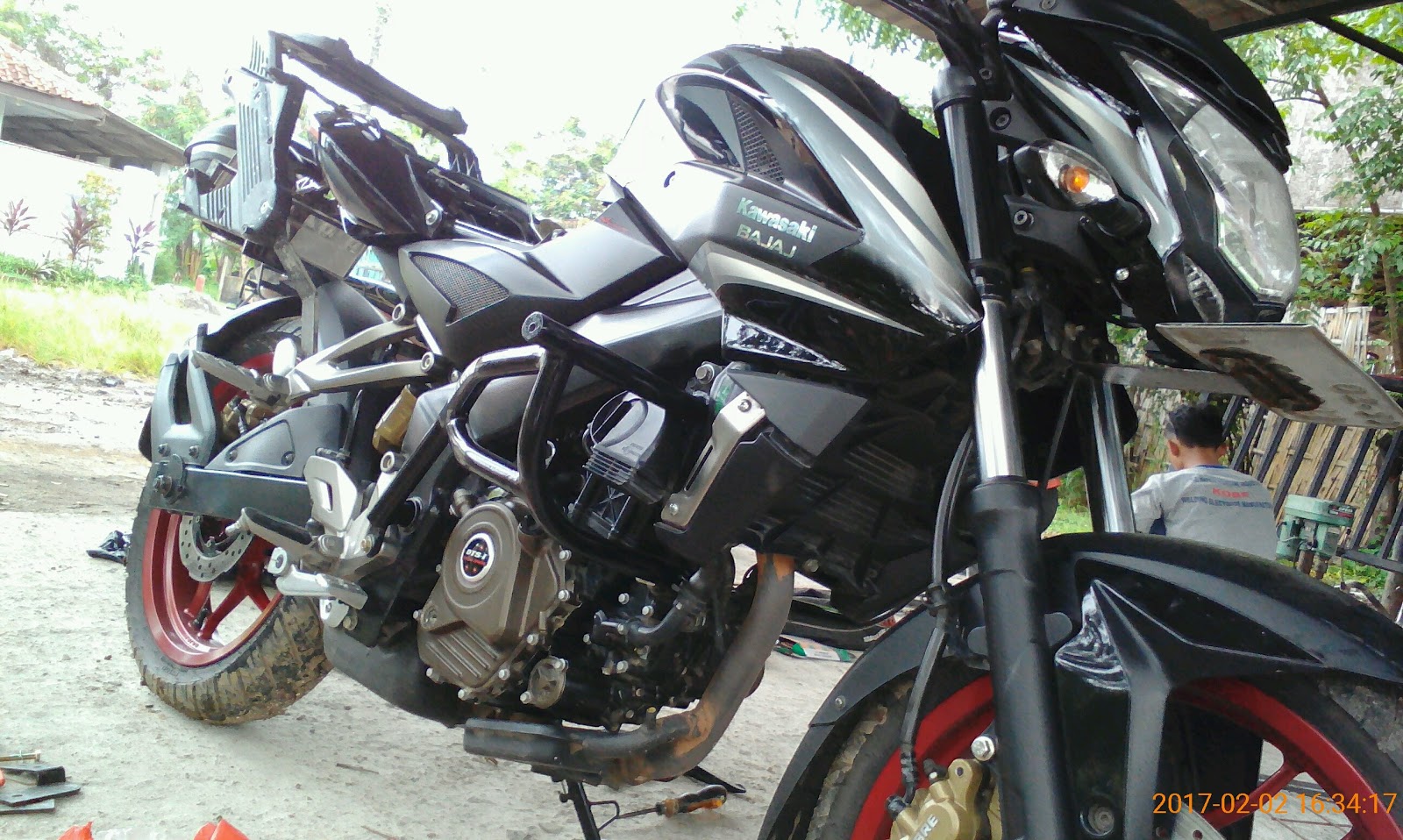 CUSTOM ENGINE GUARD,CRASH BAR,TUBULAR,SIDE GUARD,ENGINE COVER,BREKET