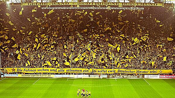 Sari Duvar Gelbe Wand The Yellow Wall Gelbe Wand