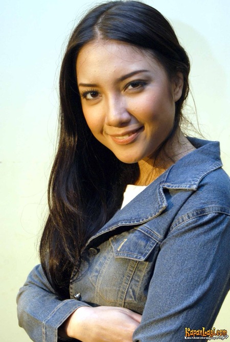 Artis Model Terpanas: Tia Ivanka.. Cantik Manis Sexy