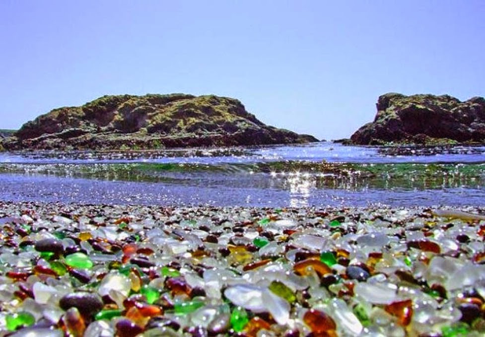 Стеклянный пляж в калифорнии