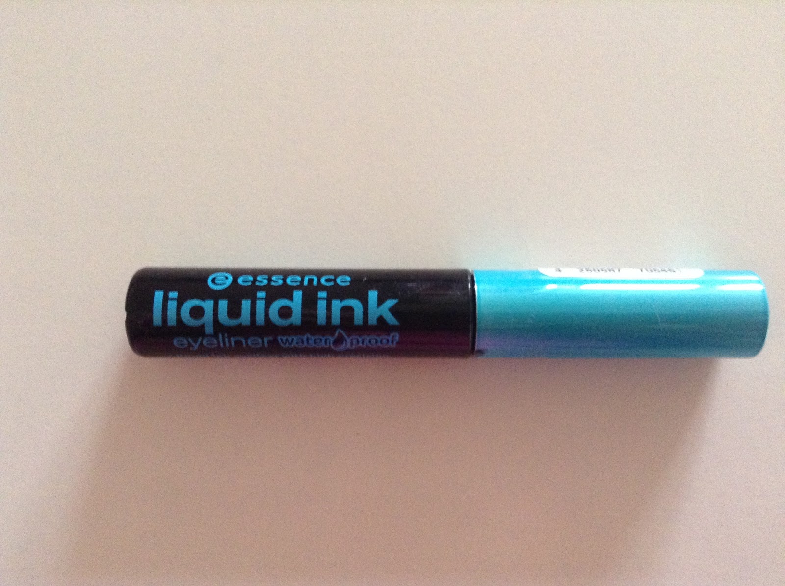 Beautylife Lisanne de Jong ♥ Kruidvat Waterproof eyeliner Essence