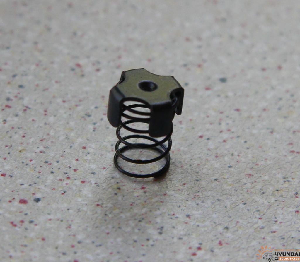 клапан задержки сцепления хендай солярис. клапан задержки сцепления киа сид 2008. Peugeot 406 штуцер сцепления. клапан цилиндра сцепления. Solaris клапан задержки сцепления.