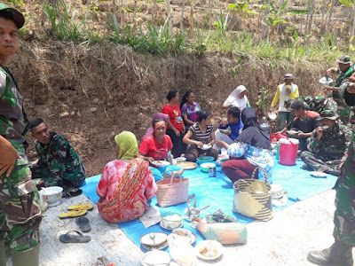 PERAN KAUM HAWA DALAM TMMD REGULER 103 SRAGEN PERAN KAUM HAWA DALAM TMMD REGULER 103 SRAGEN
