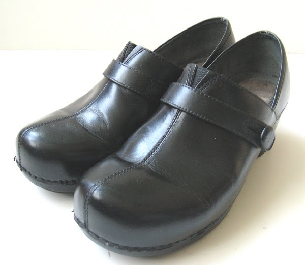 leather work clogs