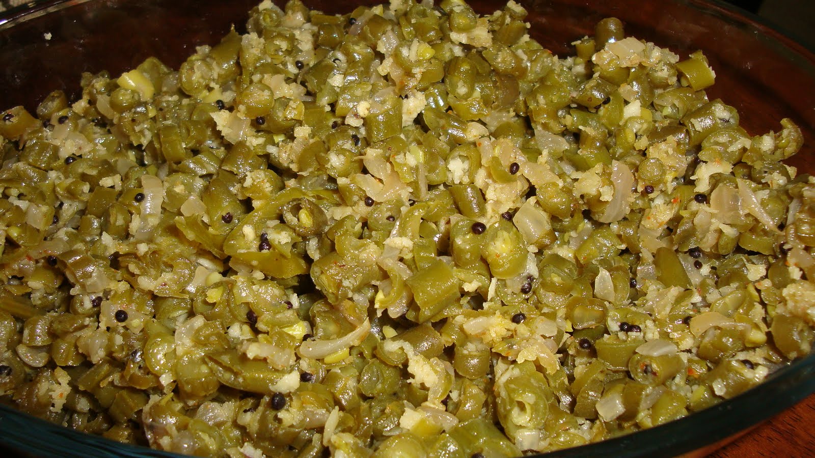 happy bee..ing busy............busy bee..ing happy! Valpapdichi