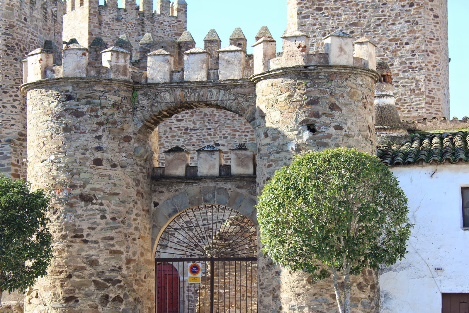 Perfumes y luces de Extremadura: Castillo de Monroy, Monroy, Cáceres ...