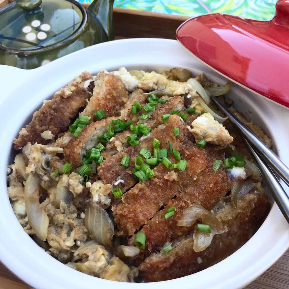Chicken and Egg Rice Bowl (Chicken Katsudon)