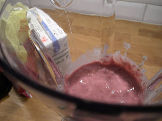 Frukostsmoothie%2Bmed%2Bhallon%2B%25281%2529 - Smart frukost när man är på språng