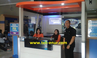 Customer Service (Pelayanan pelanggan) di kantor SAMSAT