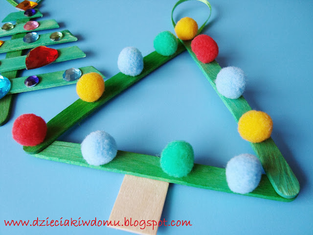ozdoby choinkowe z patyczków dla dzieci choinki