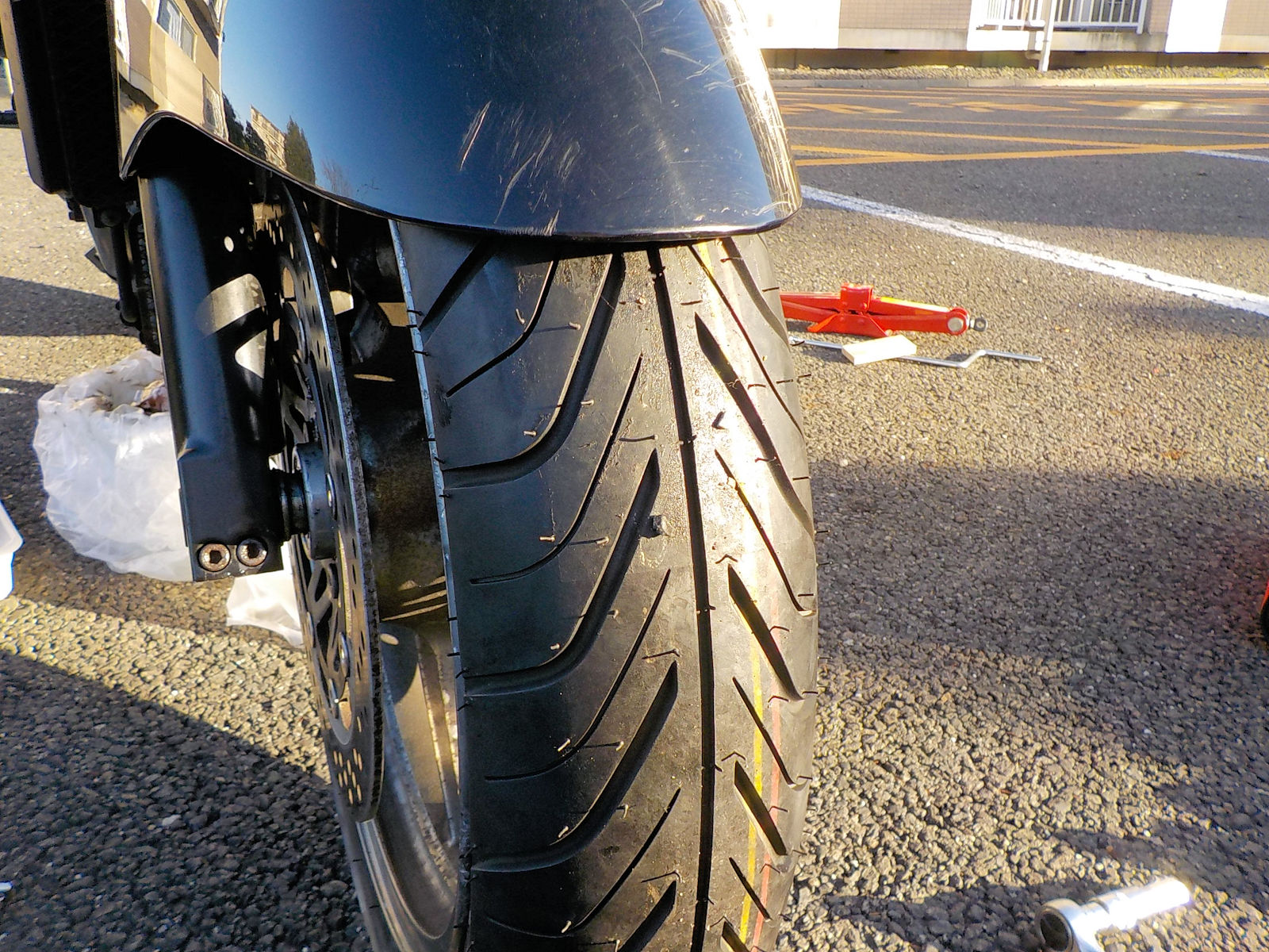 バイクのフロントタイヤを交換