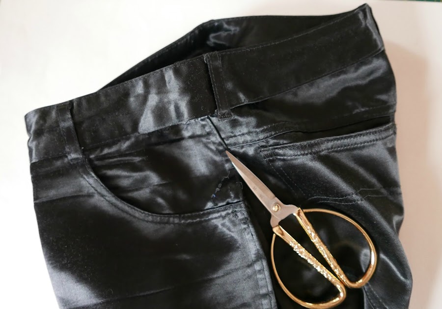 Ensanchar un pantalón, descoser laterales