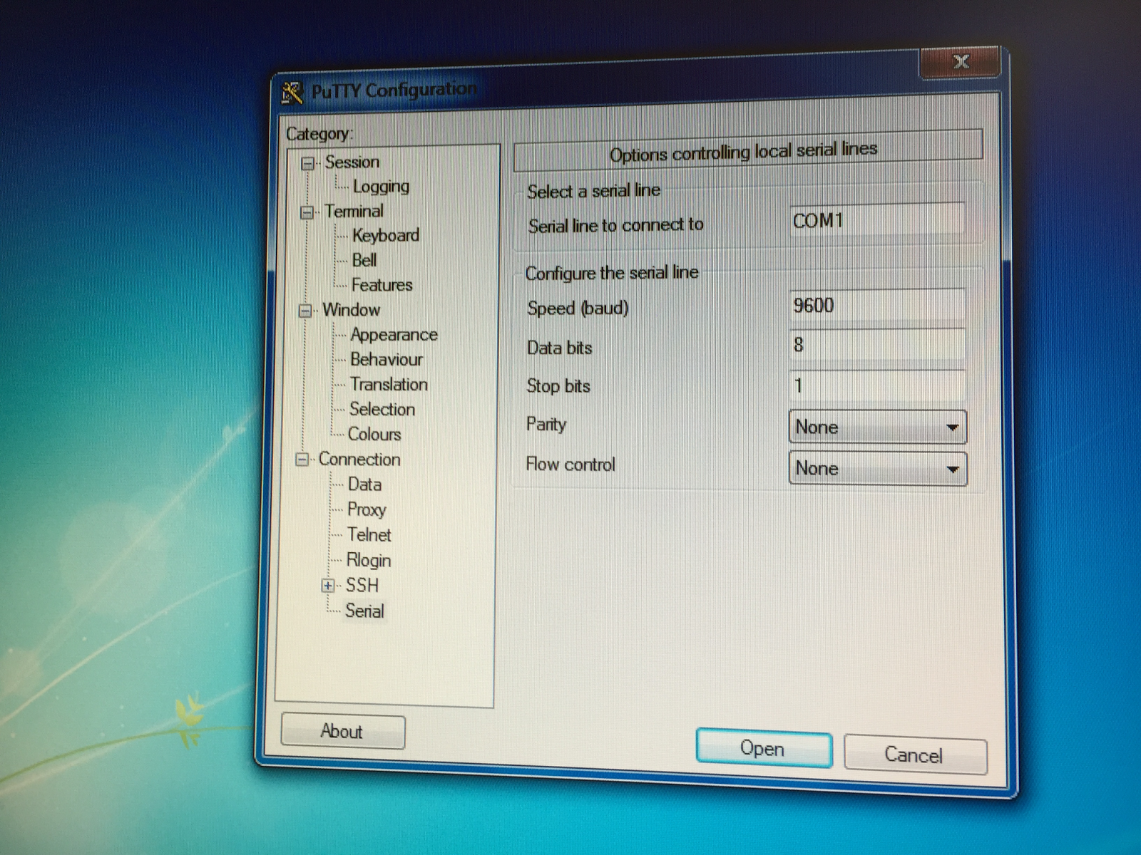 javier COMO CONFIGURAR EN UN RoUTER CISCO EL NOMBRE Y LA IP ATRAVES