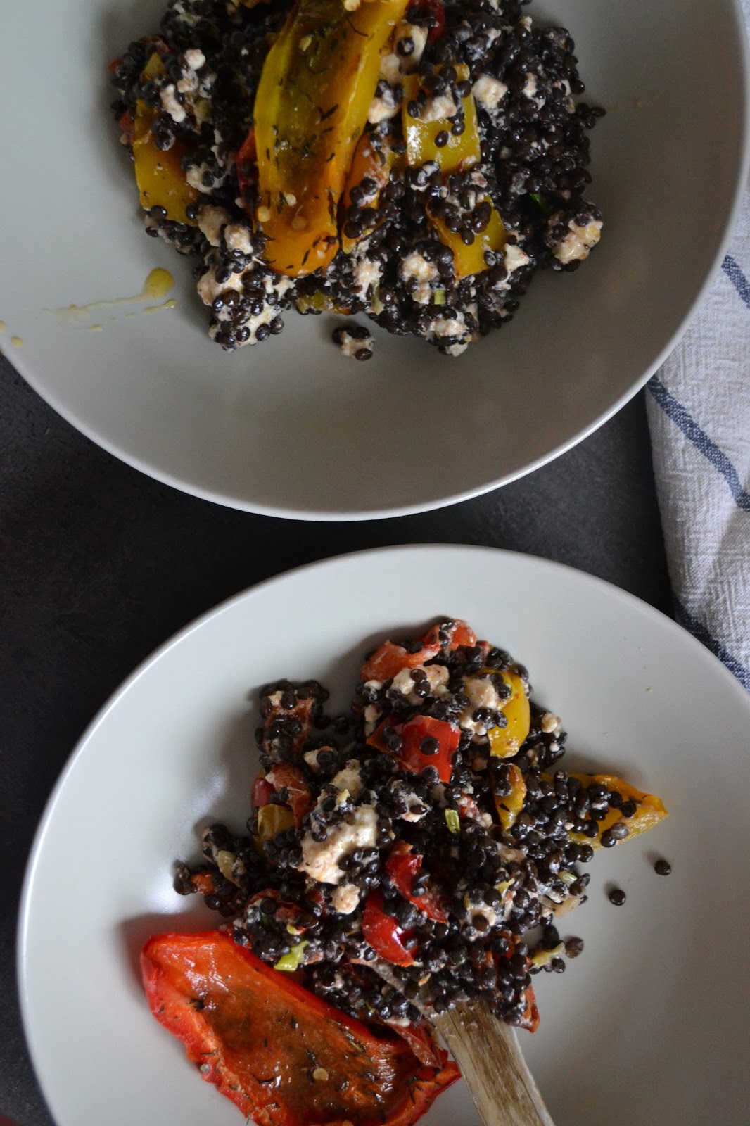 Savoury Wednesday: Beluga Linsen mit gerösteter Paprika, Thymian und ...