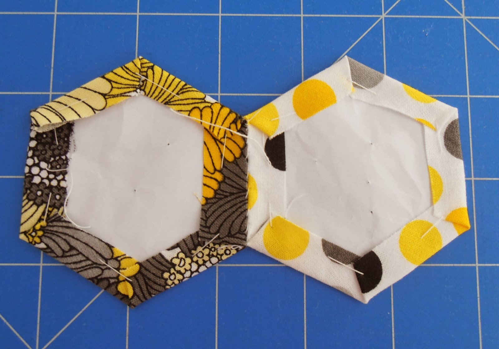 Blue Kangaroo Handmade: Hexagon tutorial