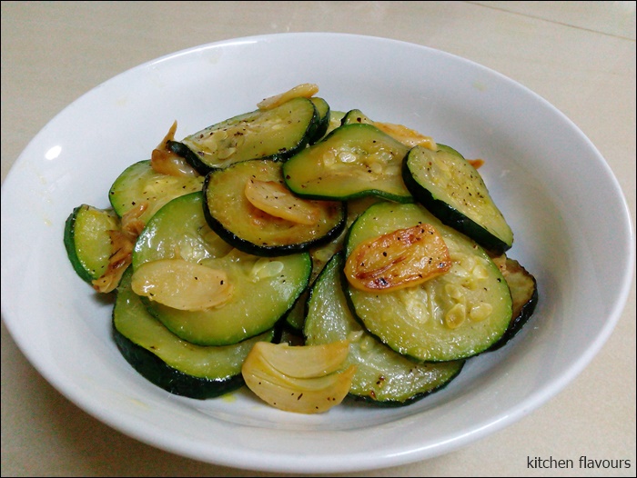kitchen flavours SlowCooked Garlic Courgettes