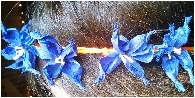 Diadema de flores de papel