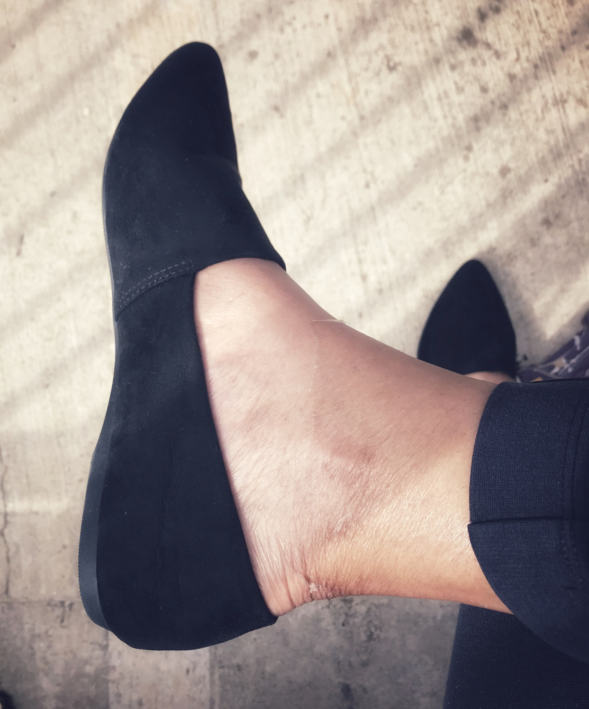 Review Clicks Exfoliating Foot Mask