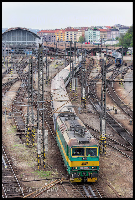 Czech Railways 163 070-6 leads a train away from Prague's Main Train Station