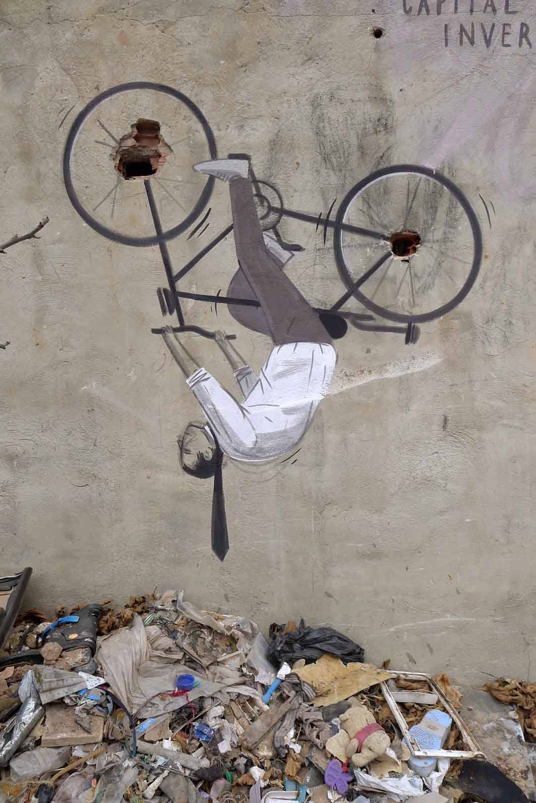 Escif is back on the streets of Spain with this brand new piece which was recently completed on the streets of his hometown, Valencia. 1